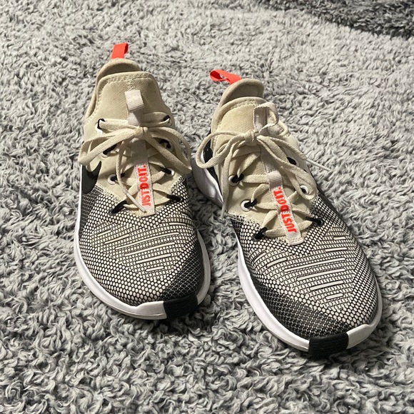 Nike Free TR8 Gym/HIIT/Cross Training Shoe size 8 (Womens) - Picture 2 of 10